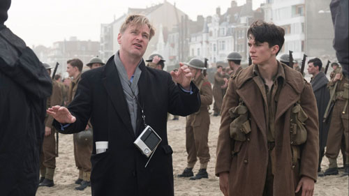 Christopher Nolan sur la plage de Malo-les-bains durant le tournage